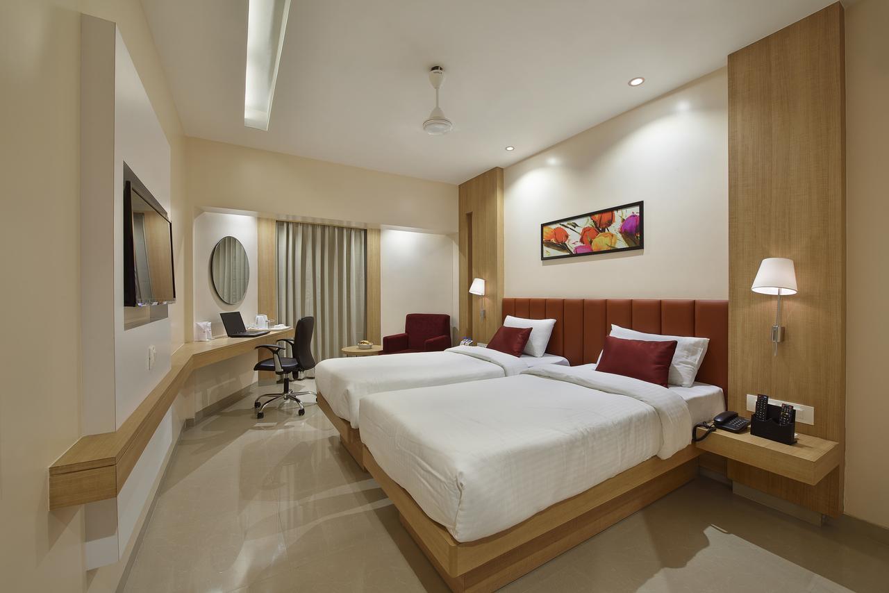 The Eastern Hotel Ankleshwar 外观 照片